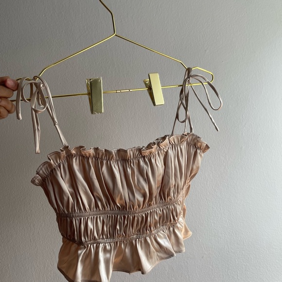 MESHKI Helena ruched  crop top in champagne - Picture 2 of 4